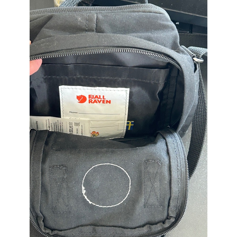 Fjallraven Kanken Black Mini sling Crossbody Shoulder Bag Convertible
Gorpcore - Picture 9 of 11
